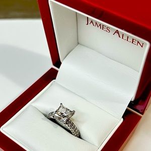 Princess cut Diamond ring